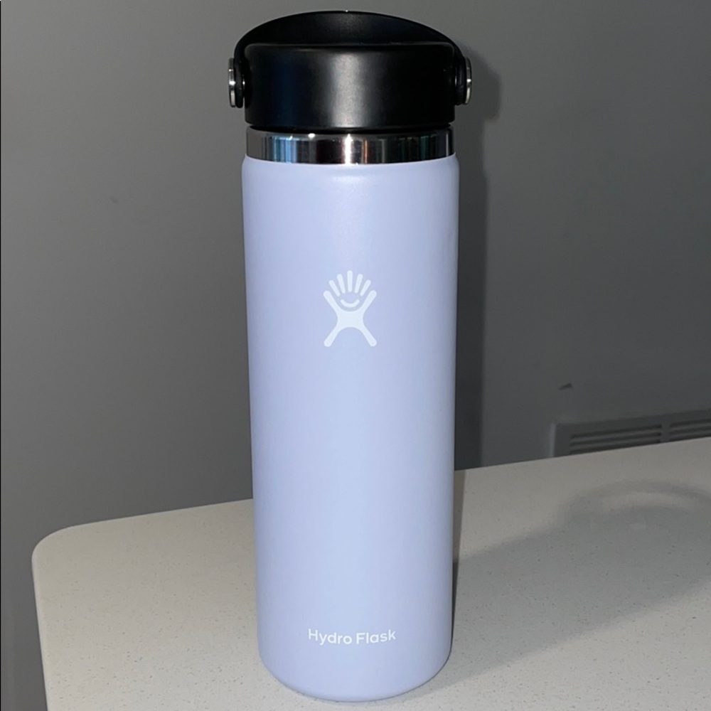 HYDRO FLASK — 20oz wide mouth bottle